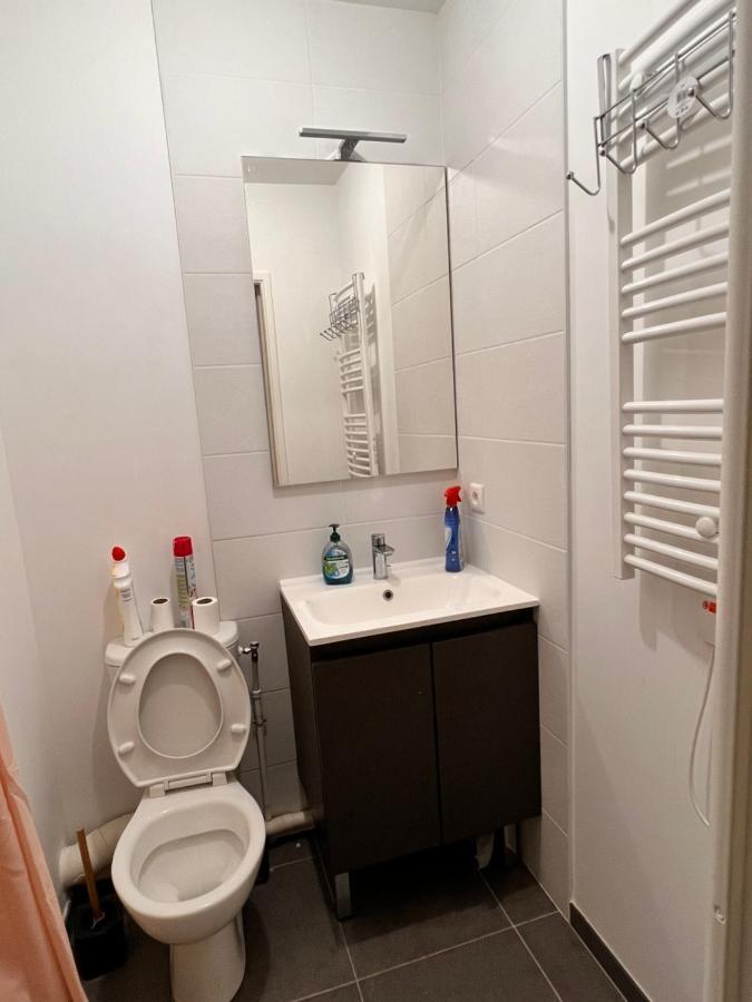 Chambre Privee Dans Un Appartement A 37 Min De Champs Elysees سارتروفيل المظهر الخارجي الصورة