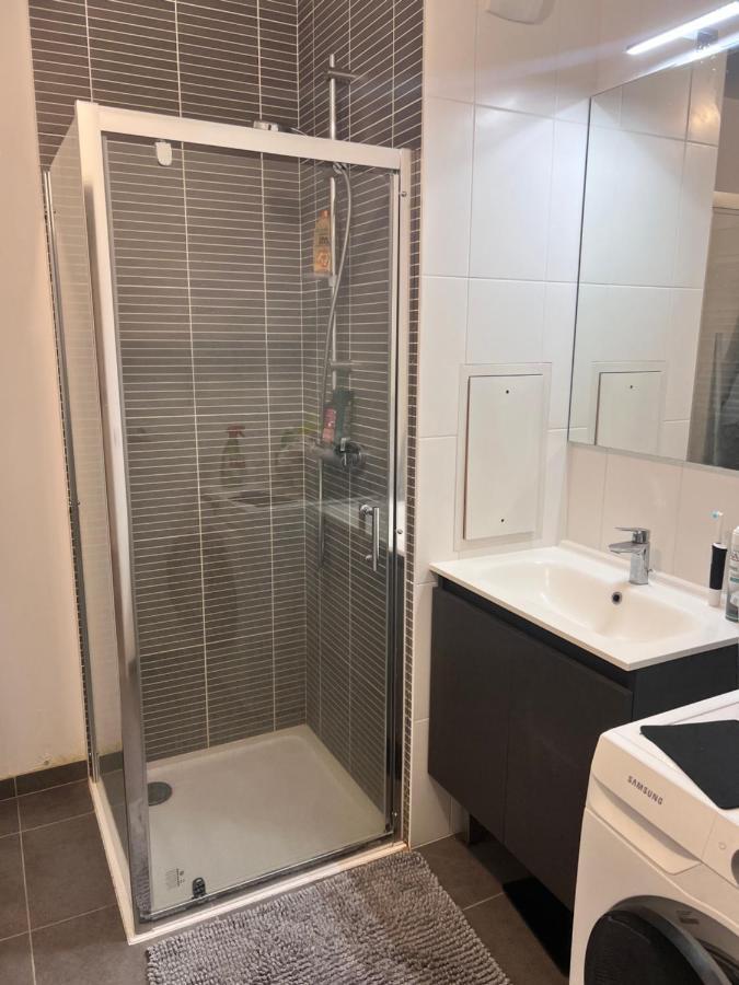Chambre Privee Dans Un Appartement A 37 Min De Champs Elysees سارتروفيل المظهر الخارجي الصورة